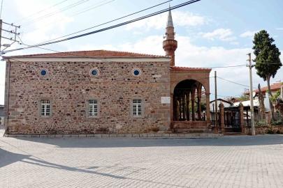 Çatlaklar yüzünden 2 yıldır ibadete kapalı