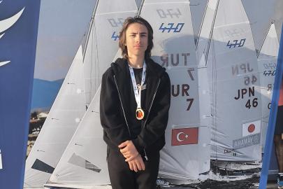 Çeşmeli genç yelkenci Deniz Alan Türkiye şampiyonu oldu