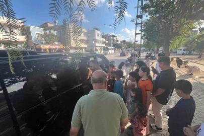 Çocuklar, hediye oyuncaklarla sevindi