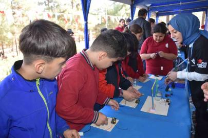 Çocuklar Şahinbey Belediyesi’nin Bilim Şenliği’nde doyasıya eğlendi