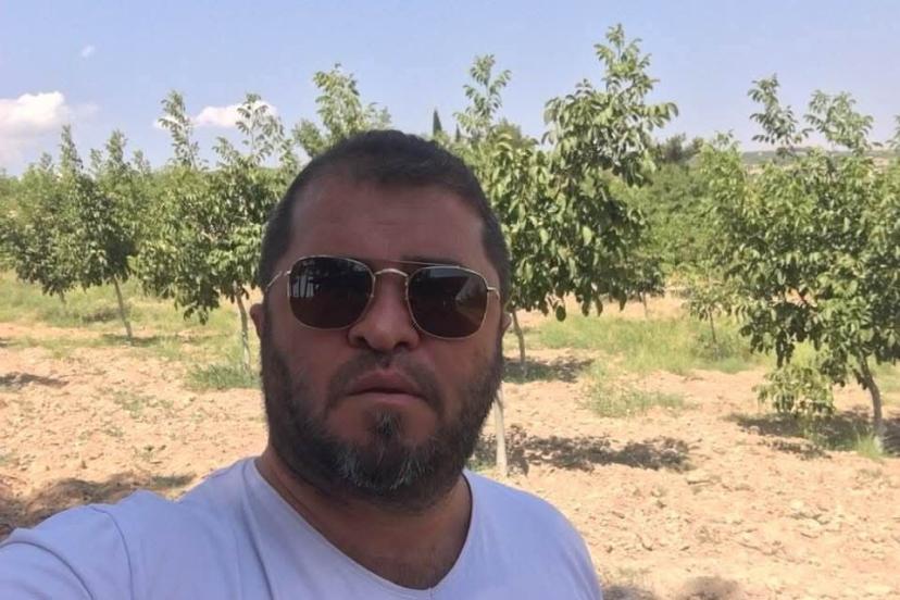 Çocuklarını görmek için gitti, satırlı saldırıya uğradı
