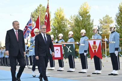 Cumhurbaşkanı Erdoğan İngiltere Başbakanı Starmer’i resmi törenle karşıladı