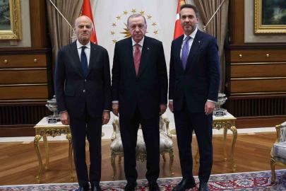 Cumhurbaşkanı Erdoğan, İtalya Milli Hidrokarbon Ajansı Başkanı Descalzi’yi kabul etti