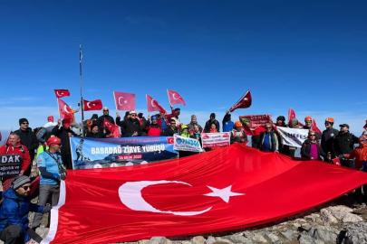 Cumhuriyet coşkusu Babadağ’ın zirvesine taşındı