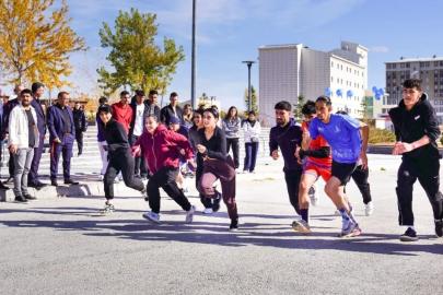 Cumhuriyet Koşusu gençlerin enerjisiyle tamamlandı