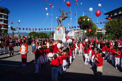 Cumhuriyet’in 102 yılı Edremit’te coşkuyla kutlandı