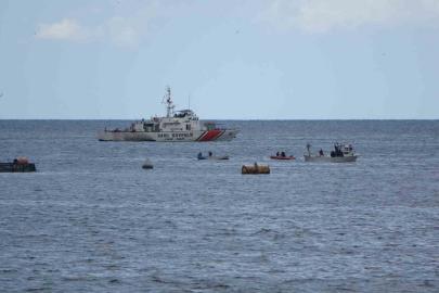 Denizde teknesi terk edilmiş halde bulunan balıkçı için arama çalışması başlatıldı