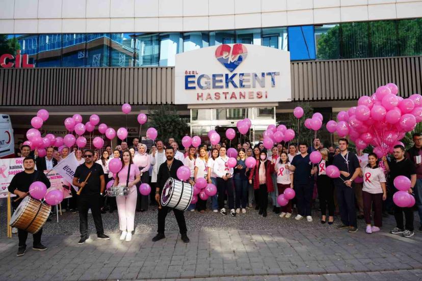 Denizli Egekent Hastanesi pembe yürüyüşle meme kanserine dikkat çekti