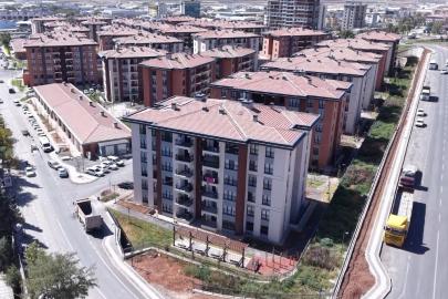 Depremin simgesi Ebrar Sitesi yeniden doğdu