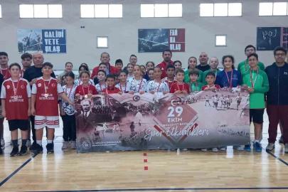 Devrekli öğrenci Badminton’da ikinci oldu