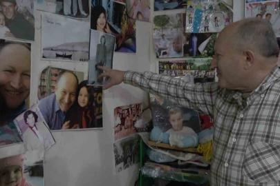 Doğduğu 7 bin nüfuslu kasabanın neredeyse tüm sakinlerinin fotoğraflarını çekip arşivledi