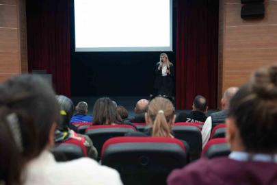 Doğru iletişim teknikleri ve stres yönetimi anlatıldı
