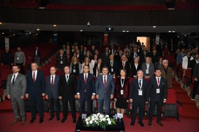 "Doğu Karadeniz Bölgesi Maden Potansiyeli ve Doğa Kaynaklı Afetlerle Mücadele" sempozyumu başladı