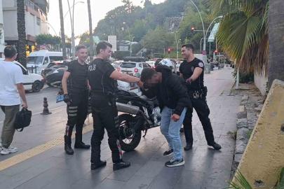 Dolmuş durağında baygın halde bulundu, polisleri görünce elini öptü
