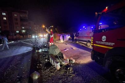 Dörtyol’da aydınlatma direğine çarpan otomobilin sürücüsü yaralandı