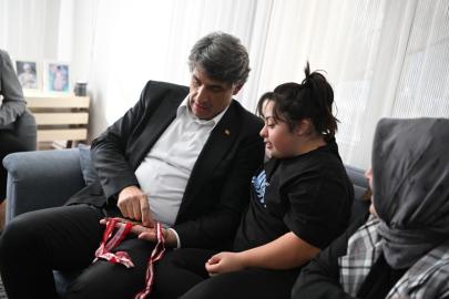 Down sendromlu Elanur, yüzmede birinci oldu