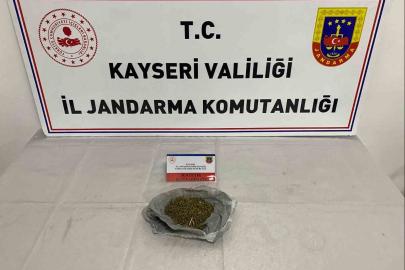 Durdurulan şahsın üzerinden uyuşturucu çıktı