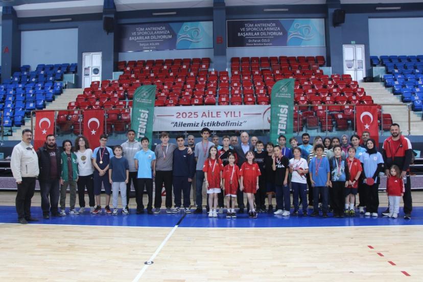 Düzce’de Masa tenisi turnuvasının şampiyonları belli oldu