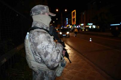 Edirne’de "Huzurlu Sokaklar" uygulaması: Ruhsatsız tabanca ele geçirildi, 15 sürücüye 178 bin TL ceza