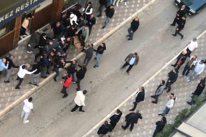 Elazığ’da iki grup arasında kavga: Masa ve sandalyeler havada uçuştu