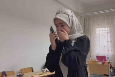 Emeğinin karşılığını alarak hafız olan kız, babasına müjdeli haberi gözyaşları içerisinde verdi