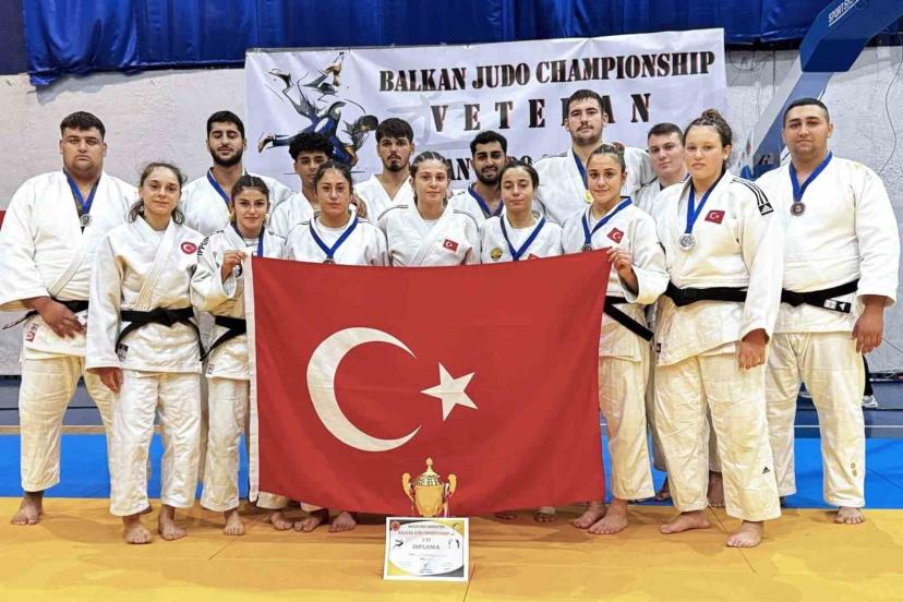 Enes Pınar bir ayda iki kez Balkanları fethetti