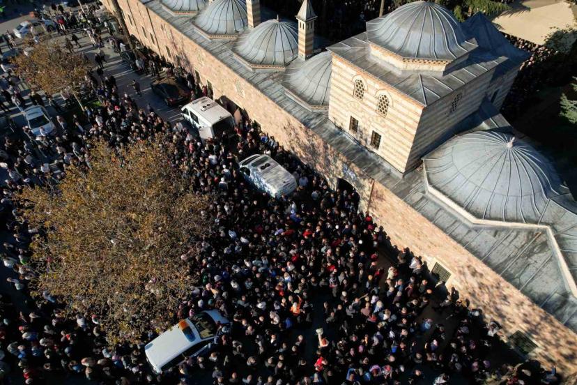 Enkazda kalan 4 kişilik Bilir ailesi, son yolcuklarına uğurlandı