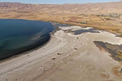 Erçek Gölü’nde su seviyesi gözle görülür şekilde azaldı