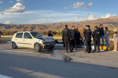 Erzincan-Sivas kara yolunda kaza: 2 yaralı