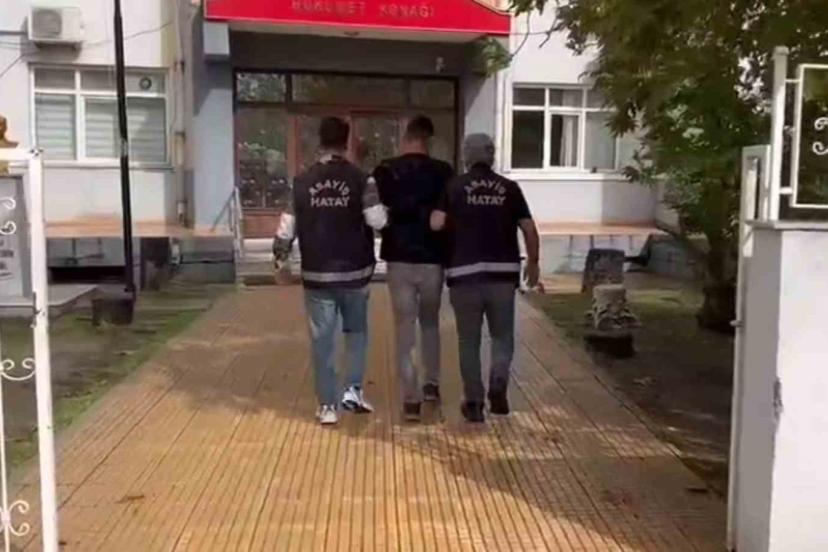 Erzin’de hapis cezası ile aranan hırsızlık şüphelisi yakalandı