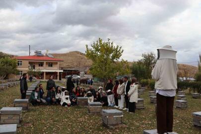 Erzurumlu gençler organik arıcılığı öğrendi