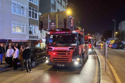 Esenler’de 5 katlı binada yangın: 15 kişi dumandan etkilendi