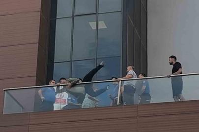 Eşinin terk etmesine sinirlenen şahıs, yine eşi tarafından ikna edildi