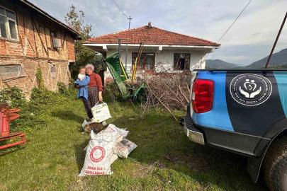 Eşiyle tartışarak ırmağa atlayan şahsa gıda yardımı