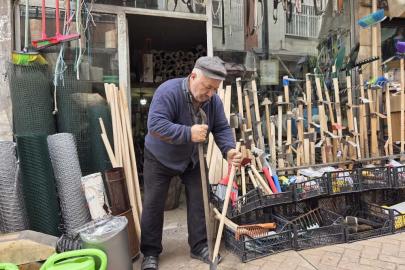 Eskiden her yıl ev ve arsa aldıran meslekte şu anda çırak yetişmiyor