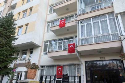 Eskişehir’de evler ve dükkanlar Türk bayrakları ile dolup taştı