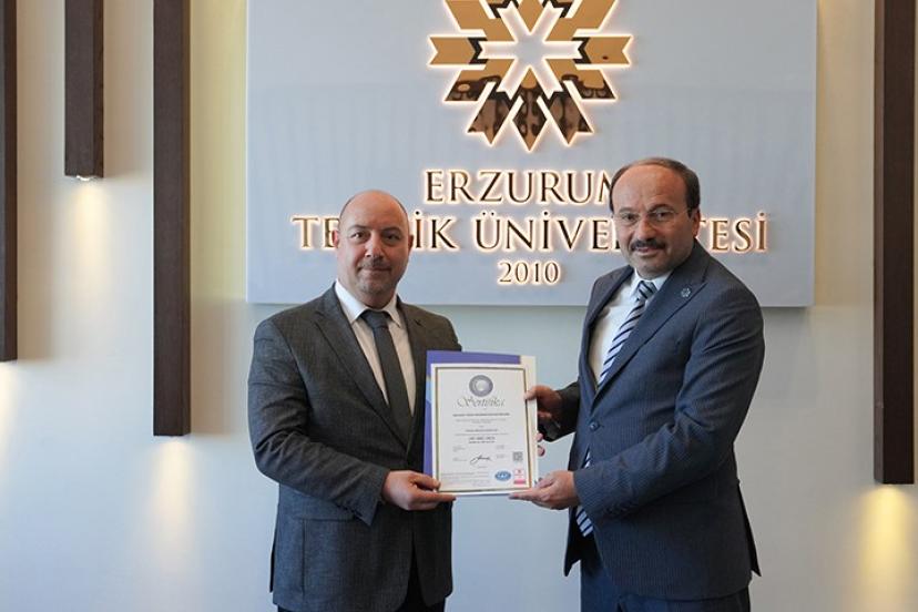 ETÜ’nün kalite yönetim sistemi TÜRKAK tarafından akredite edildi