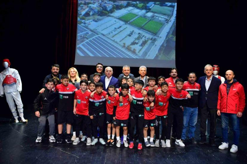 Fatih Belediyesi’nden Amatör Spor Kulüplerine malzeme desteği