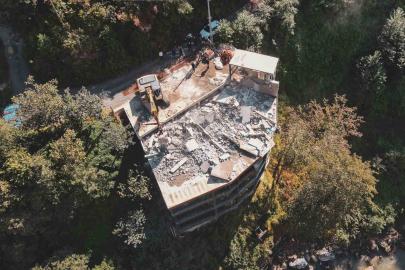 Fırtına Vadisi’nde kaçak ve riskli yapılar tek tek kaldırılıyor