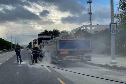 Freni tutmayan TIR’ın balataları yandı