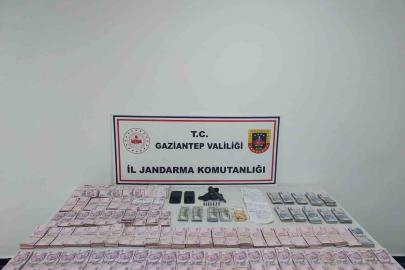 Gaziantep’te 1,6 milyon TL değerinde 34 bin litre kaçak akaryakıt ele geçirildi