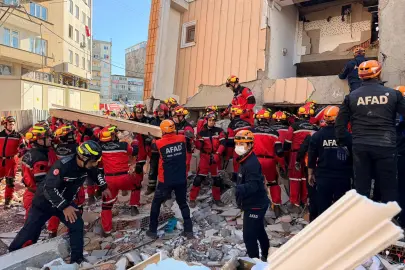 Gebze enkazında kurtarma sürüyor! 18 yaşındaki Dilara sağ kurtarıldı, 2 çocuk hayatını kaybetti