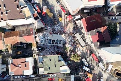 Gebze’de çöken bina havadan görüntülendi