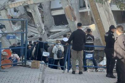 Gebze’de çöken binanın enkazında inceleme yapılıyor