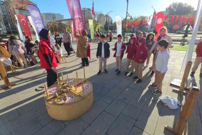 ’Geleneksel Oyun Tırı’ Kütahya’da çocuklarla buluştu