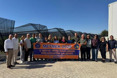 Genç ziraat mühendislerine seslenen Prof. Dr. Cengiz Toker: "Bu bir bayrak yarışı. Biz bir yere kadar getirdik, sizler daha ileriye taşıyacaksınız"