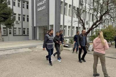 Gerçek polisler sahte polisi kıskıvrak yakaladı