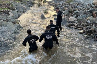Gün aydınlandı, selde kaybolan vatandaşı bulma çalışmaları yeniden başladı