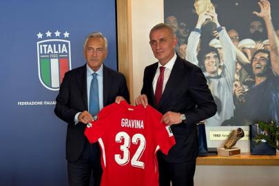 Hacıosmanoğlu, İtalya Futbol Federasyonu Başkanı Gravina’yı ziyaret etti