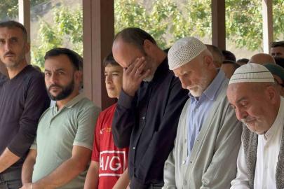 Hatay’da ölü bulunan iki arkadaş gözyaşları içinde toprağa verildi